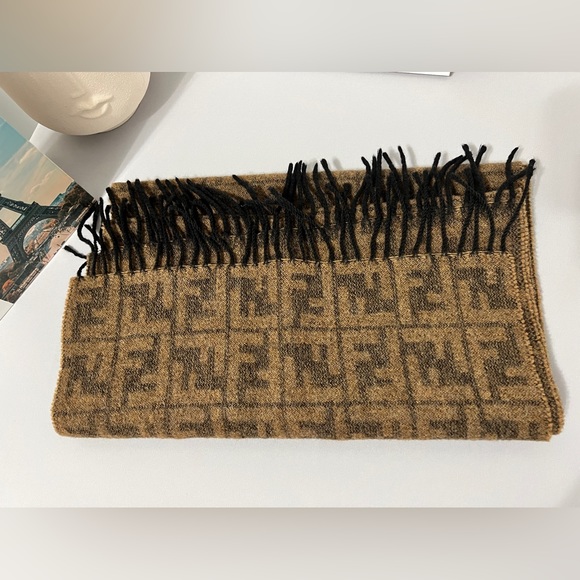 Fendi Authentic Vintage FF Logo Zucca Print Fringe Scarf - Picture 4 of 6